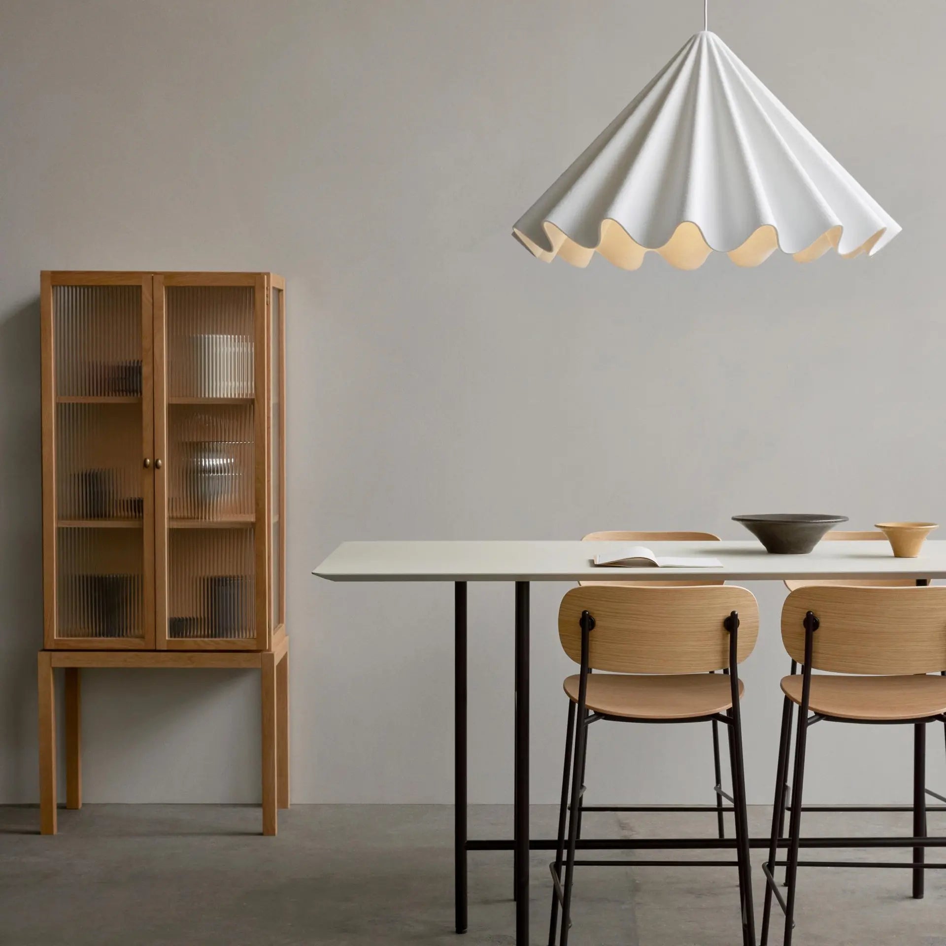 Tancujúca závesná lampa