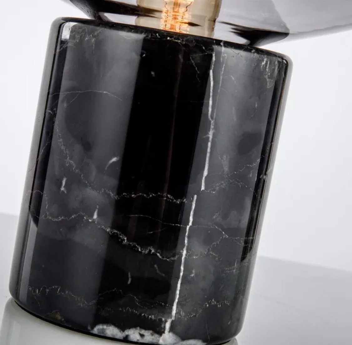 Lampă de masă din marmură Marquina