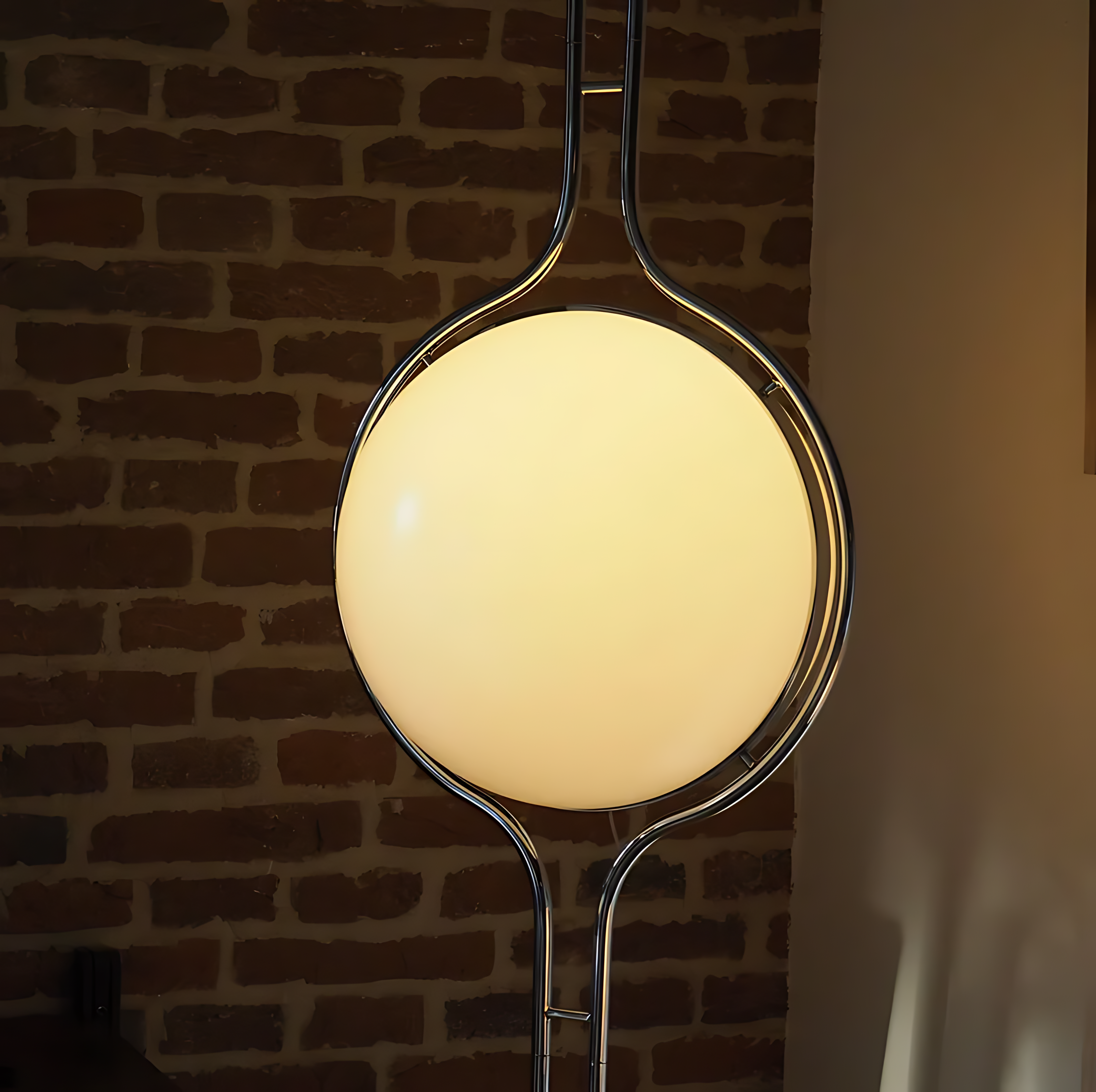 Mono Floor To Ceiling Lamp