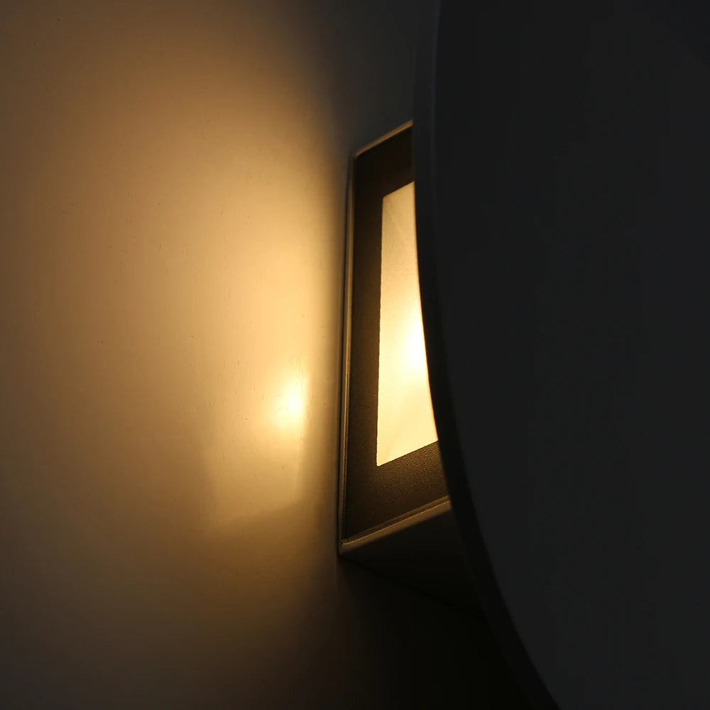 Arc Wall Lamp